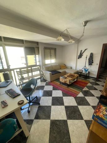Venta de piso en Piso en Calle Diego de Almaguer, 1, Cruz del Humilladero - Los Tilos, Málaga, Málaga
thumbnail 2