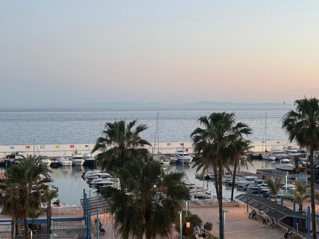 Venta de piso en Piso en Avenida Duque de Ahumada, Playa Bajadilla-Puertos, Marbella, Marbella
photo 1