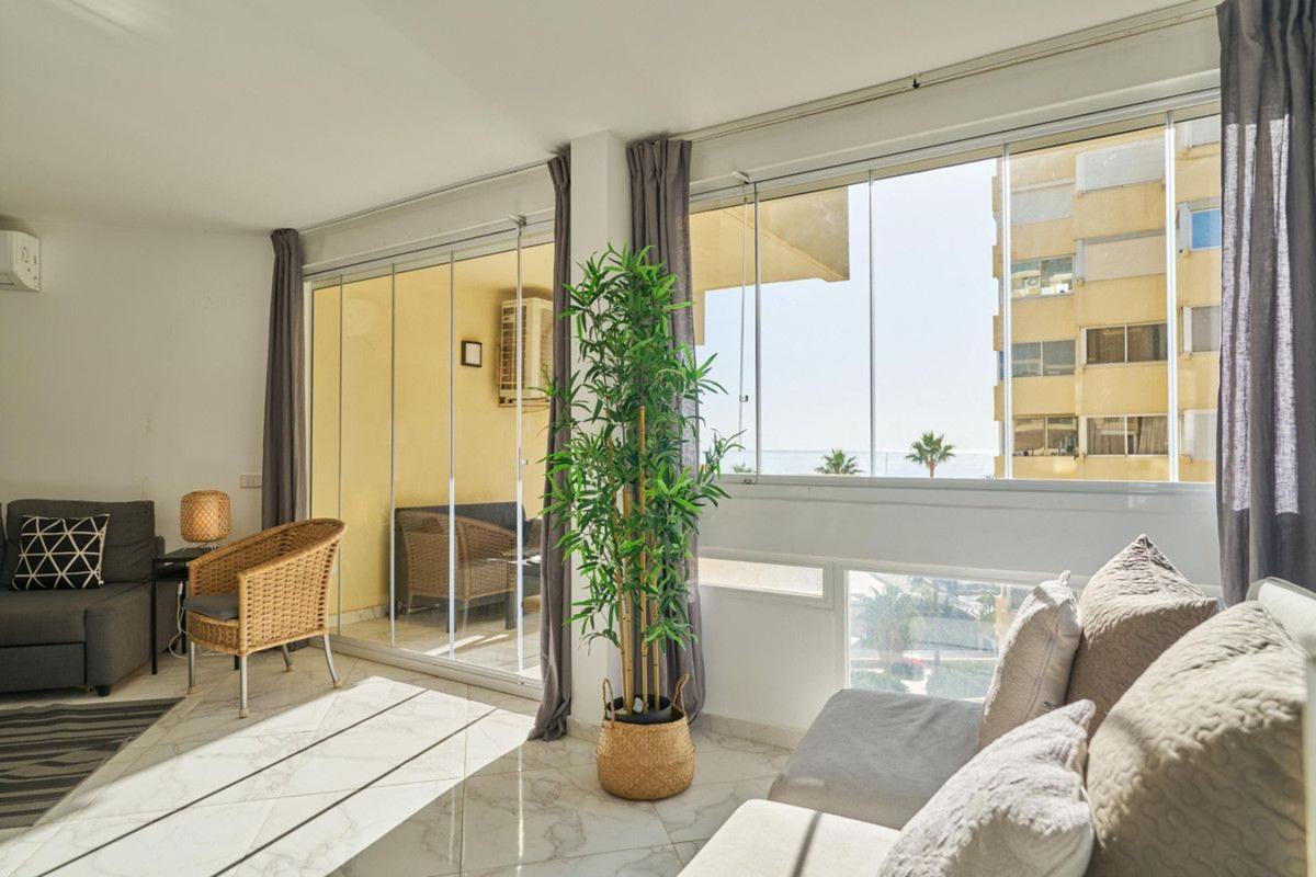 Venta de piso en Piso en Avenida Duque de Ahumada, Playa Bajadilla-Puertos, Marbella, Marbella
photo 3