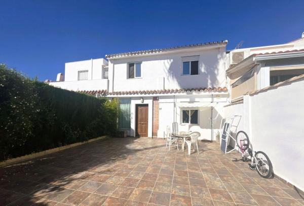 Chalet pareado en Calle Pico del Naranco, 36, Nueva Atalaya, Estepona photo 2