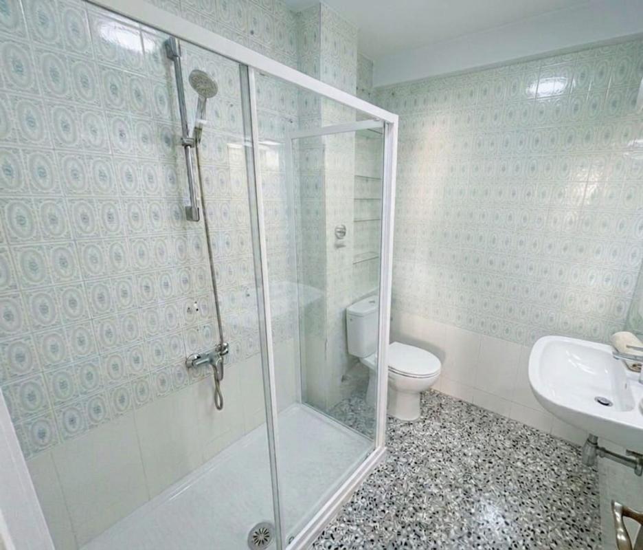 Venta de piso en Piso en Calle Nuestra Señora de los Clarines, Victoria Eugenia, Málaga, Málaga
photo 4