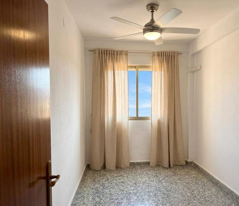 Venta de piso en Piso en Calle Nuestra Señora de los Clarines, Victoria Eugenia, Málaga, Málaga
photo 5