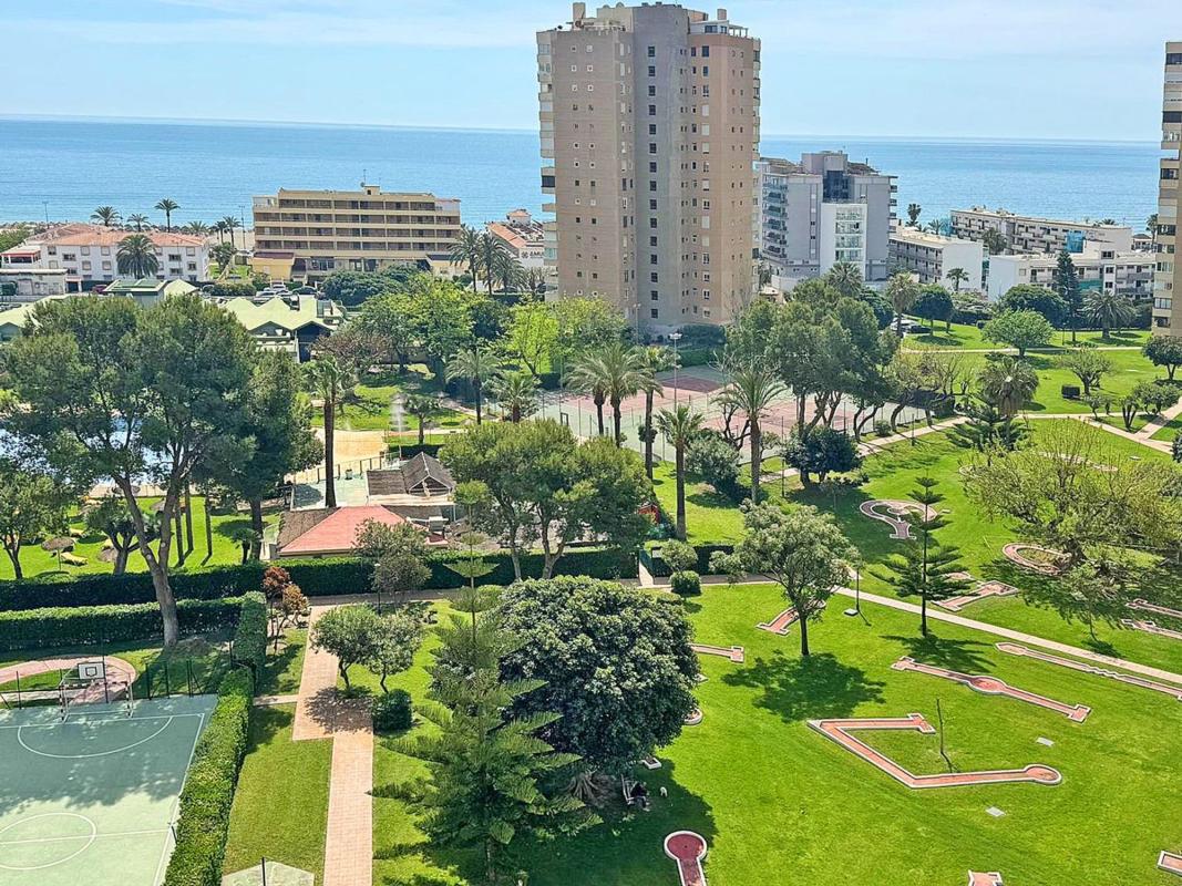 Sprzedaż mieszkania w Piso en Avenida de Benyamina, Playamar - Benyamina, Torremolinos, Torremolinos
photo 1