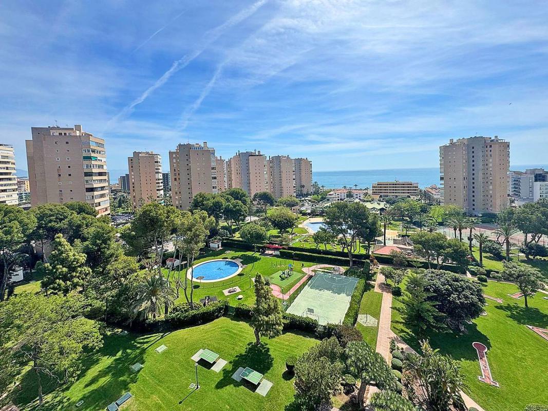 Sprzedaż mieszkania w Piso en Avenida de Benyamina, Playamar - Benyamina, Torremolinos, Torremolinos
photo 2