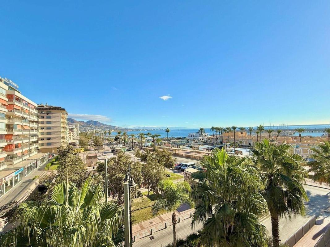 Sprzedaż mieszkania w Piso en Calle Lamo de Espinosa, Zona Puerto Deportivo, Fuengirola, Fuengirola
photo 1