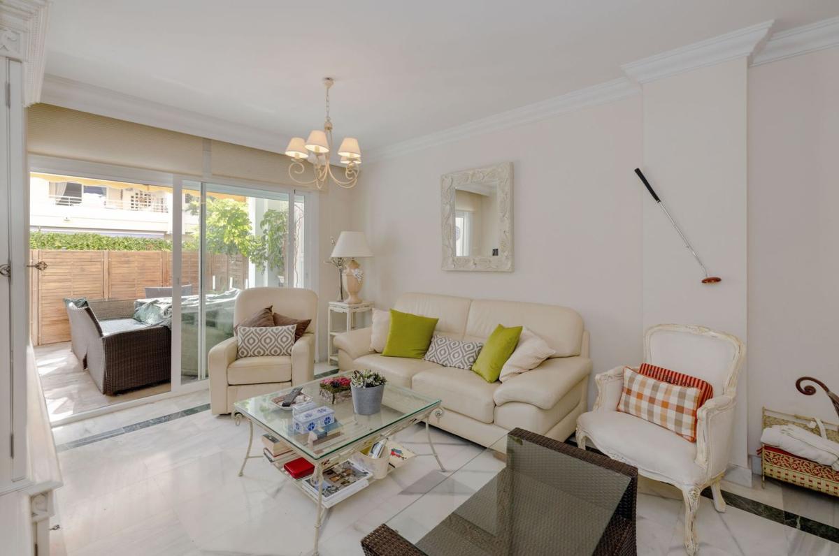 Venta de piso en Piso en Lugar Nagueles, La Carolina-Guadalpín, Marbella, Marbella
photo 2