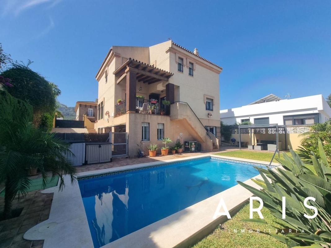 Propiedades en venta y alquiler en España photo 1