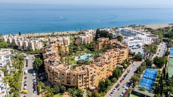 Venta de piso en Piso en Calle Trajano, 5, Villacana - Costalita - Saladillo, Estepona, Estepona
photo 1