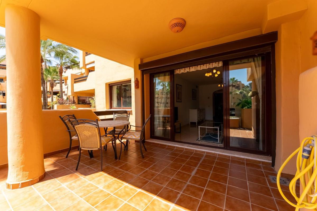 Venta de piso en Piso en Calle Trajano, 5, Villacana - Costalita - Saladillo, Estepona, Estepona
 photo 5