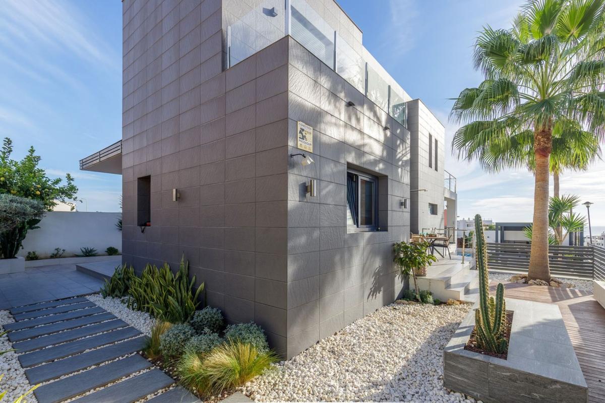 Properties for sale and rent in Spain photo 3