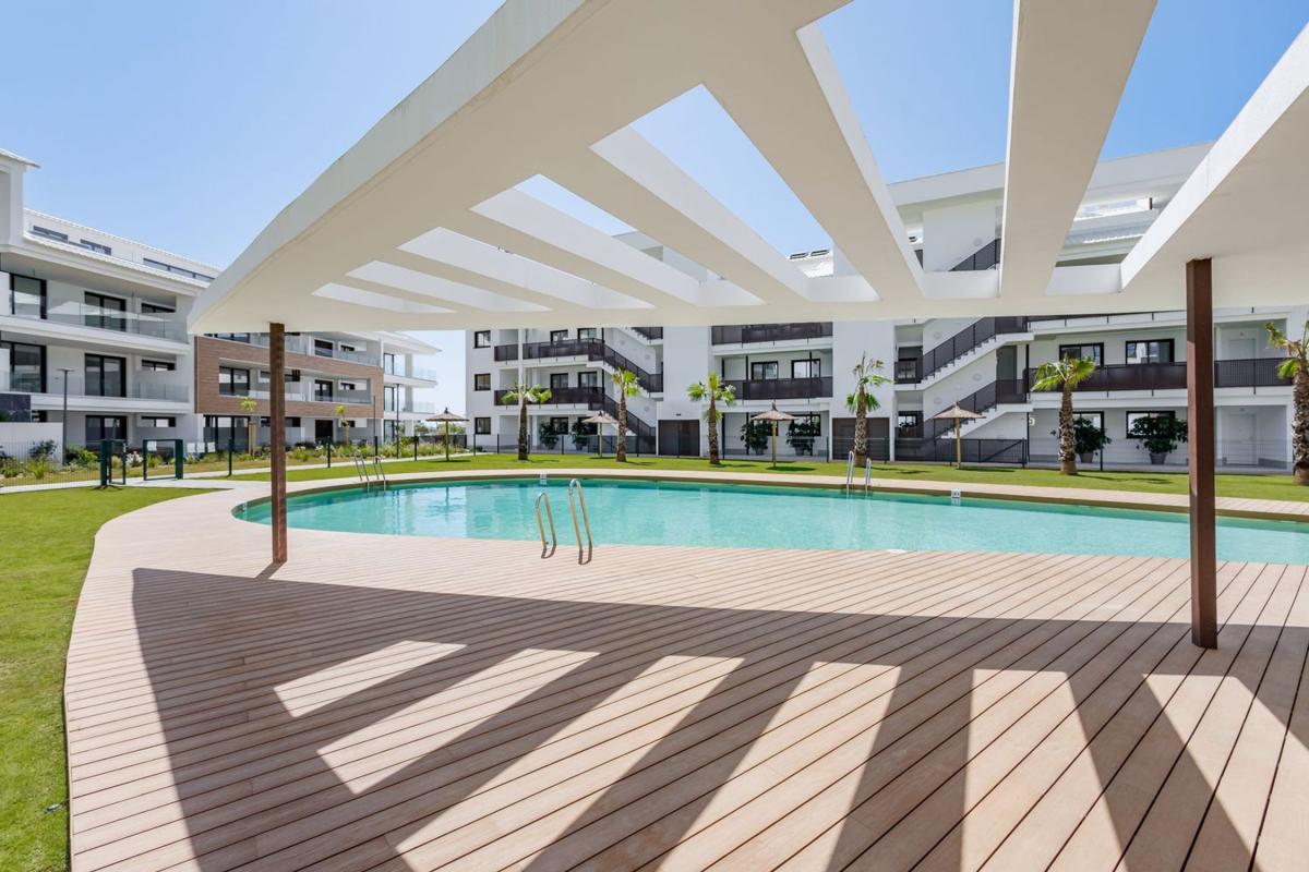 Venta de piso en Piso en Avenida Fuengirola, El Higuerón, Fuengirola, Fuengirola
photo 1