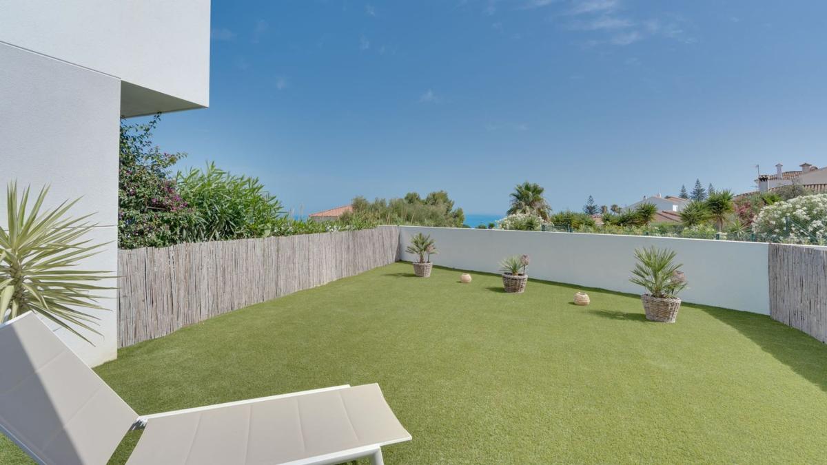 Продажа квартиры на Piso en Calle Estocolmo, Alcorrín, Manilva, Манильва
 photo 2