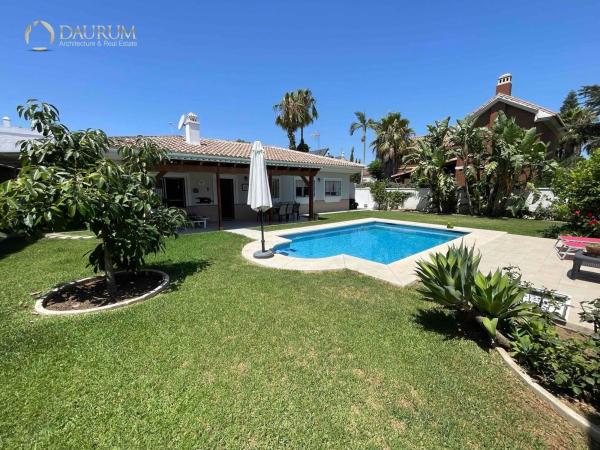 Casa o chalet independiente en Calle Alborán, Capellanía - Retamar, Alhaurín de la Torre photo 1