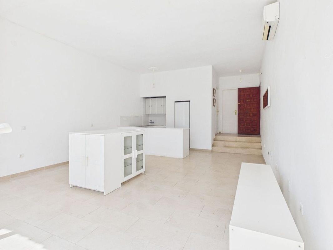 Venta de piso en Piso en Calle Monte Biarritz, Nueva Atalaya, Estepona, Estepona
photo 3