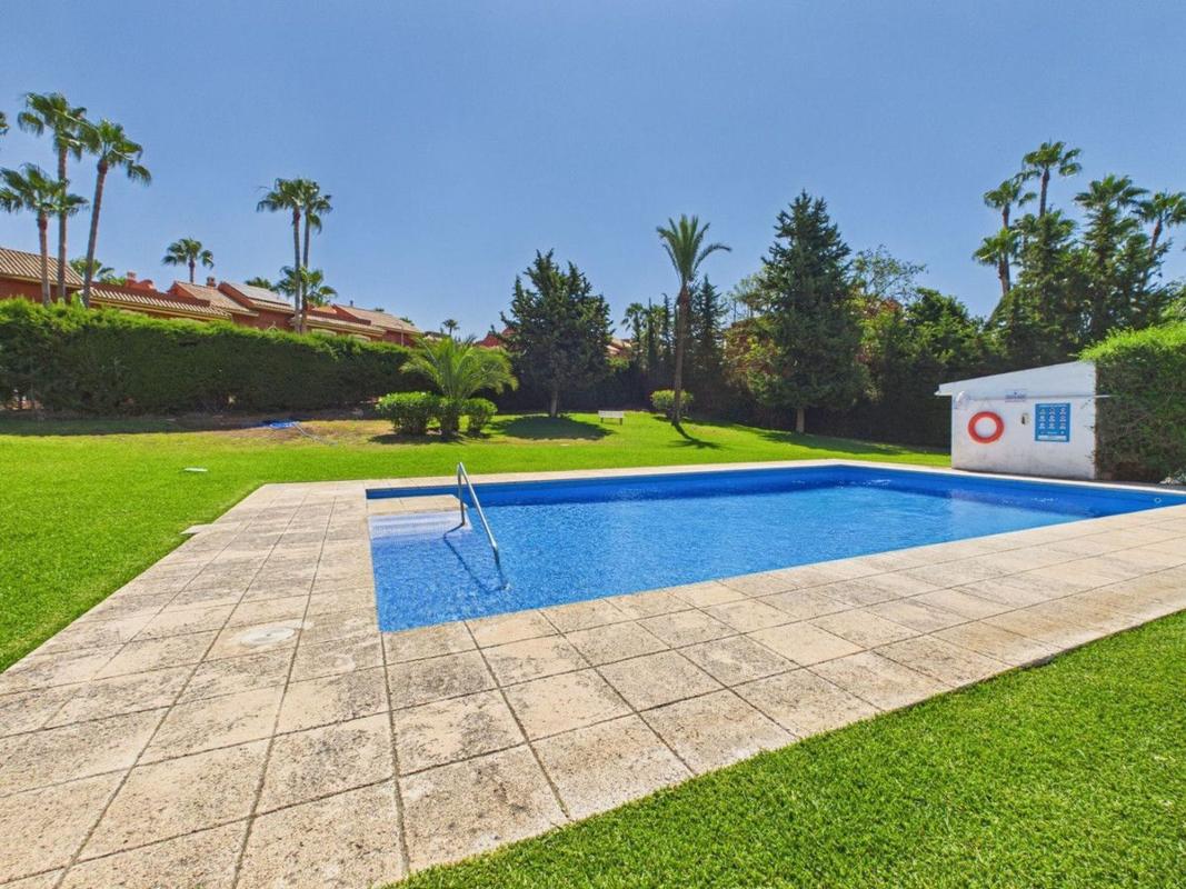 Venta de piso en Piso en Calle Monte Biarritz, Nueva Atalaya, Estepona, Estepona
photo 4