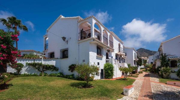 Chalet pareado en Calle Olivos los, Capistrano, Nerja photo 1