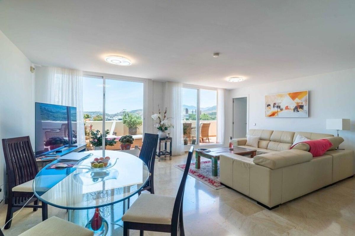 Sale of apartment in Piso en Los Arqueros-Puerto del Almendro, Benahavís, Benahavís
 photo 4