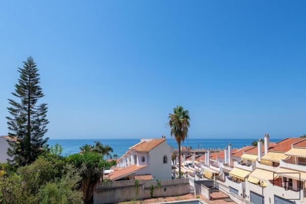 Продажа квартиры на Piso en Calle Alta Mar, Lo Cea - Los Cortijos, Rincón de la Victoria, Ринкон-де-ла-Виктория
 photo 1
