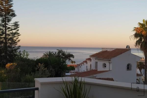 Продажа квартиры на Piso en Calle Alta Mar, Lo Cea - Los Cortijos, Rincón de la Victoria, Ринкон-де-ла-Виктория
 photo 3