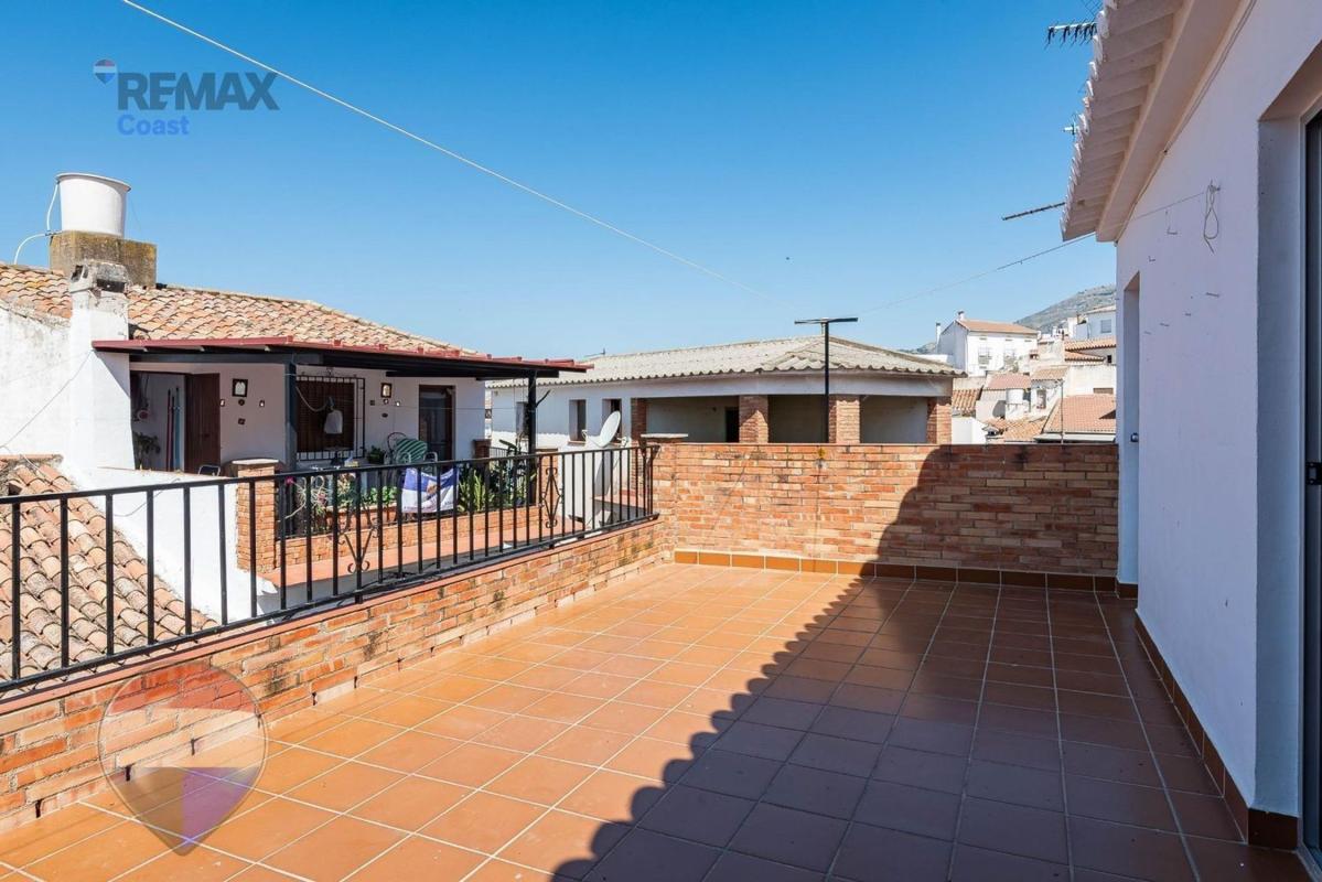 Properties for sale and rent in Spain photo 1