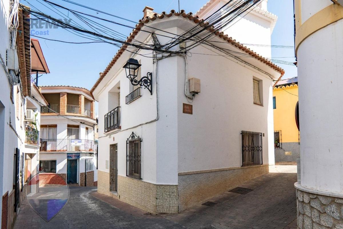 Properties for sale and rent in Spain photo 4