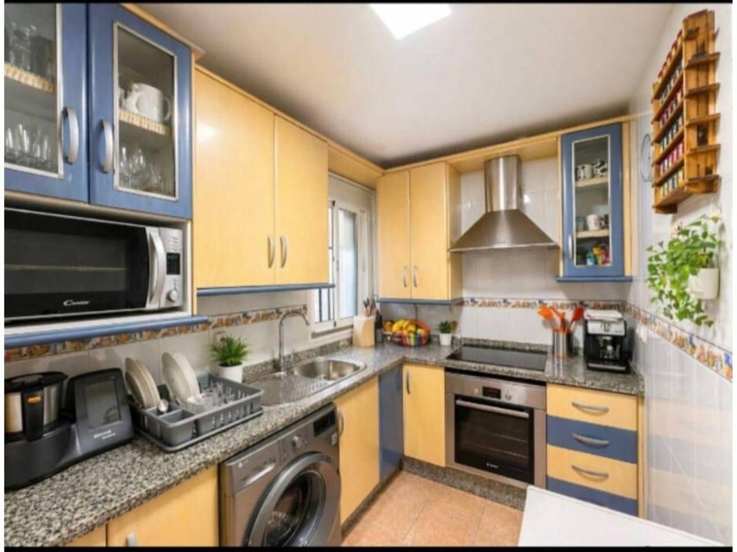 Продажа квартиры на Piso en Sierra de Estepona-Avda de Andalucia, Estepona, Эстепона
photo 1