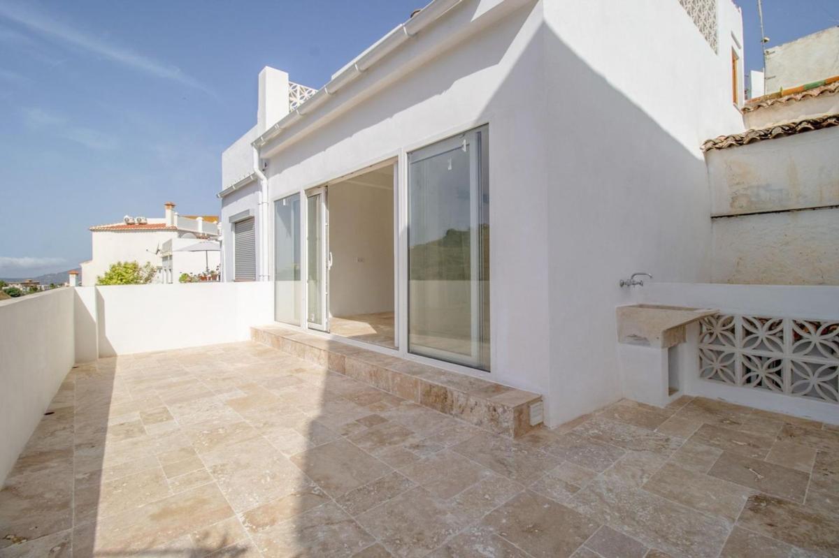 Properties for sale and rent in Spain photo 5