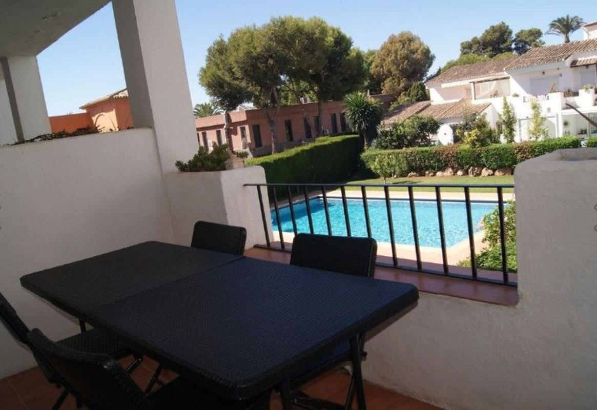 Venta de piso en Piso en Calle de Sabinillas, 36, Paraiso-Barronal, Estepona, Estepona
photo 2