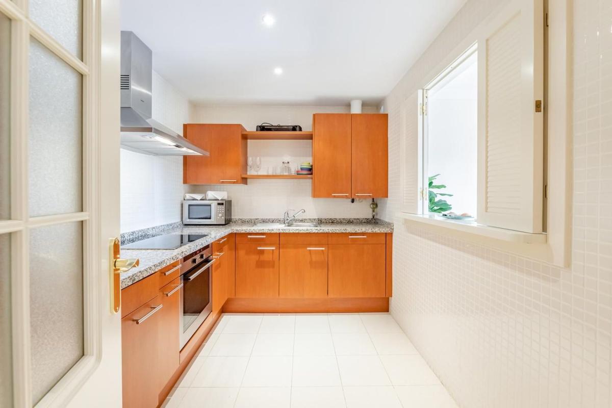 Venta de piso en Piso en Calle Luis Morales, 108, La Dama de Noche-La Alzambra, Marbella, Marbella
photo 3