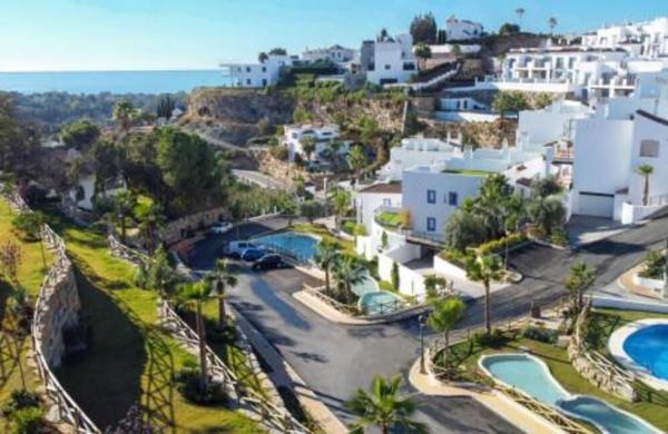 Sale of flat in Piso en El Paraíso, Benahavís, Benahavís
photo 1