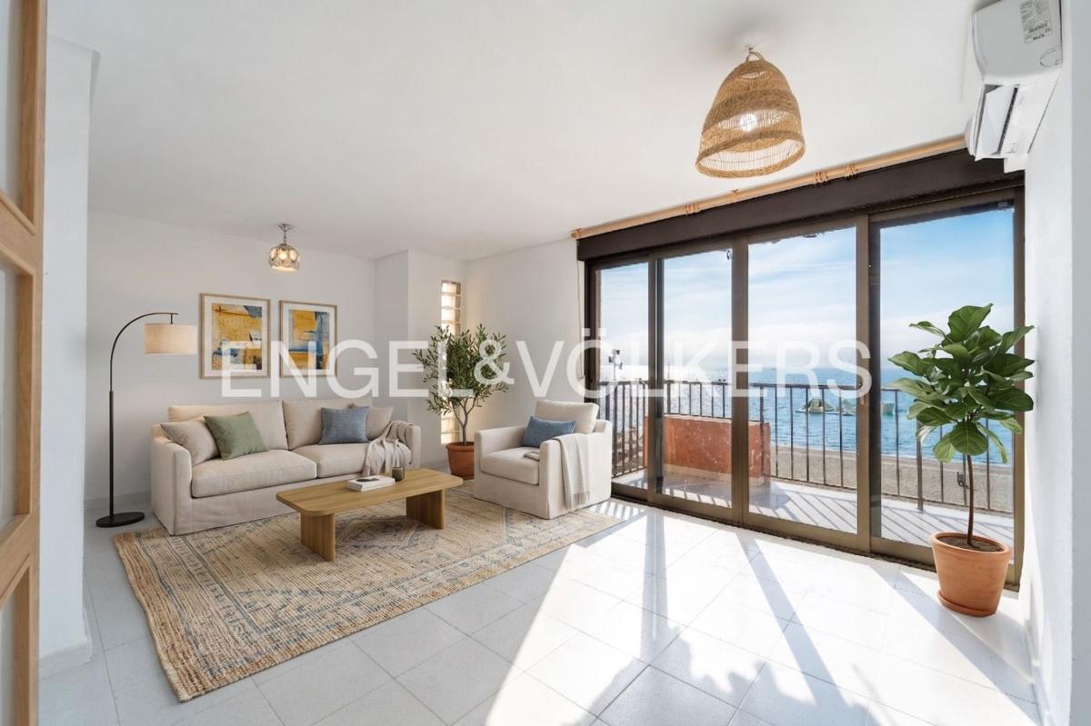 Sprzedaż mieszkania w Piso en Paseo Marítimo Rey de España, Zona Puerto Deportivo, Fuengirola, Fuengirola
photo 1