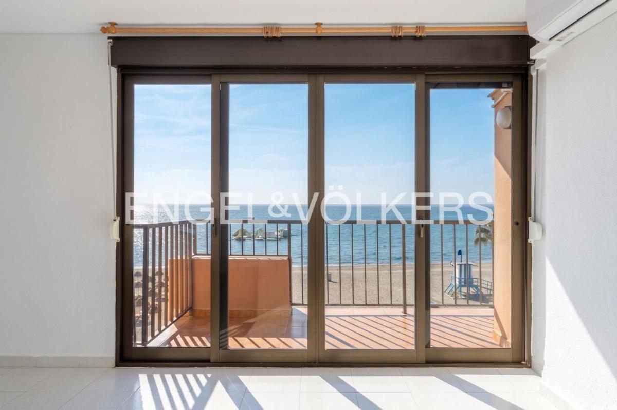 Sprzedaż mieszkania w Piso en Paseo Marítimo Rey de España, Zona Puerto Deportivo, Fuengirola, Fuengirola
photo 2