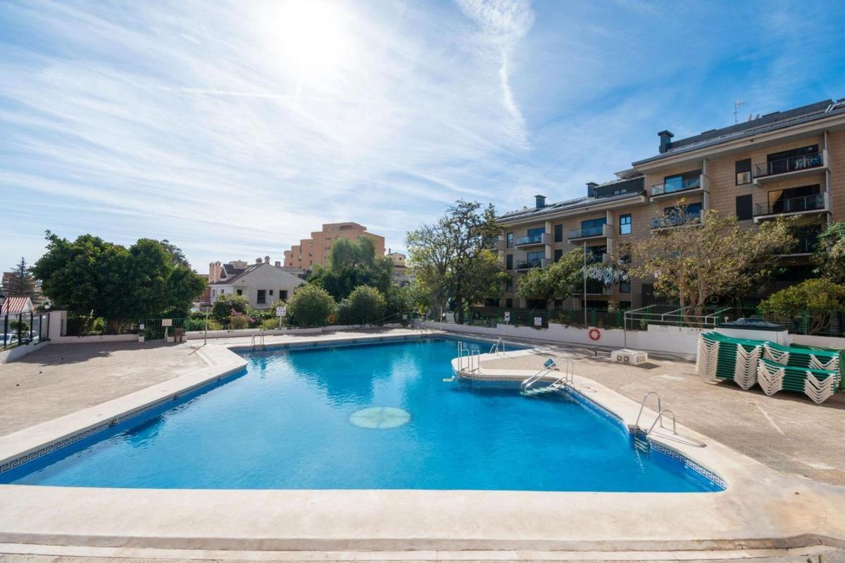 Sale of apartment in Piso en Arroyo de la Miel, Benalmádena, Benalmádena
photo 1