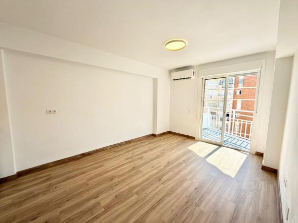 Sale of flat in Piso en Arroyo de la Miel, Benalmádena, Benalmádena
 photo 3