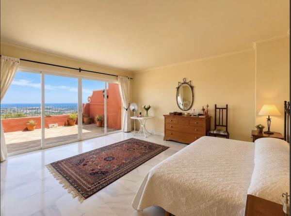 Duplex for sale on Dúplex en La Quinta, Benahavís, Benahavís photo 4