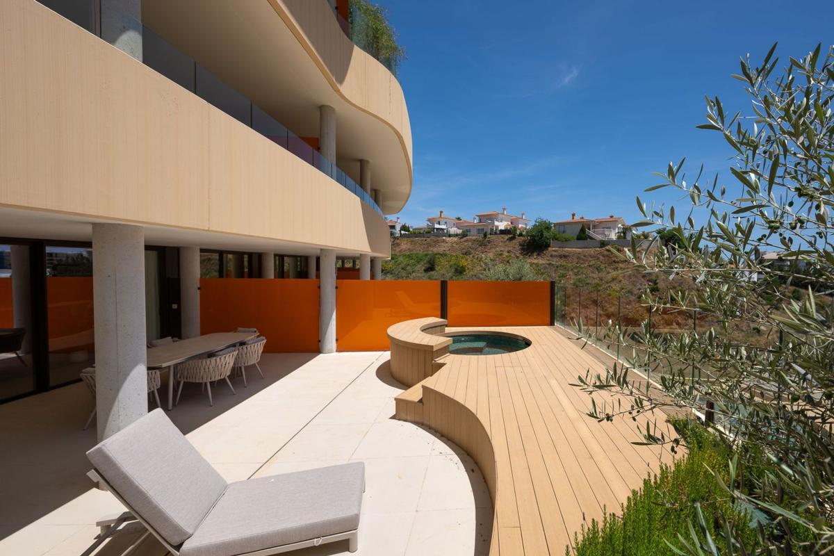 Продажа квартиры на Piso en Avenida 8 de Marzo, 35, El Higuerón, Fuengirola, Фуэнхирола
photo 1