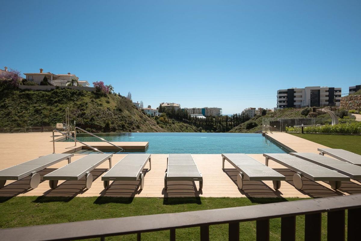 Продажа квартиры на Piso en Avenida 8 de Marzo, 35, El Higuerón, Fuengirola, Фуэнхирола
photo 3