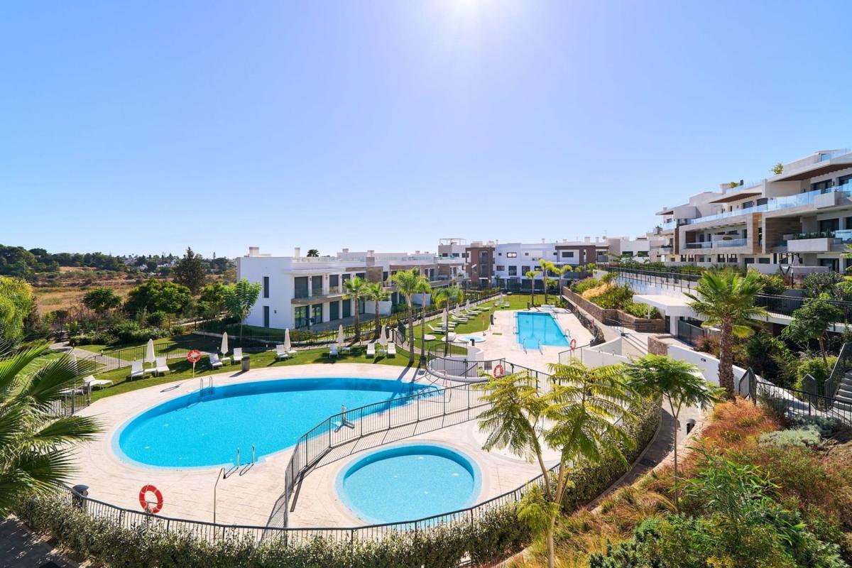Venta de piso en Piso en Nueva Atalaya, Estepona, Estepona
photo 1