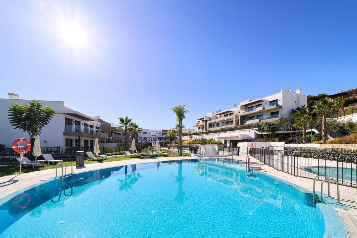 Venta de piso en Piso en Nueva Atalaya, Estepona, Estepona
photo 3