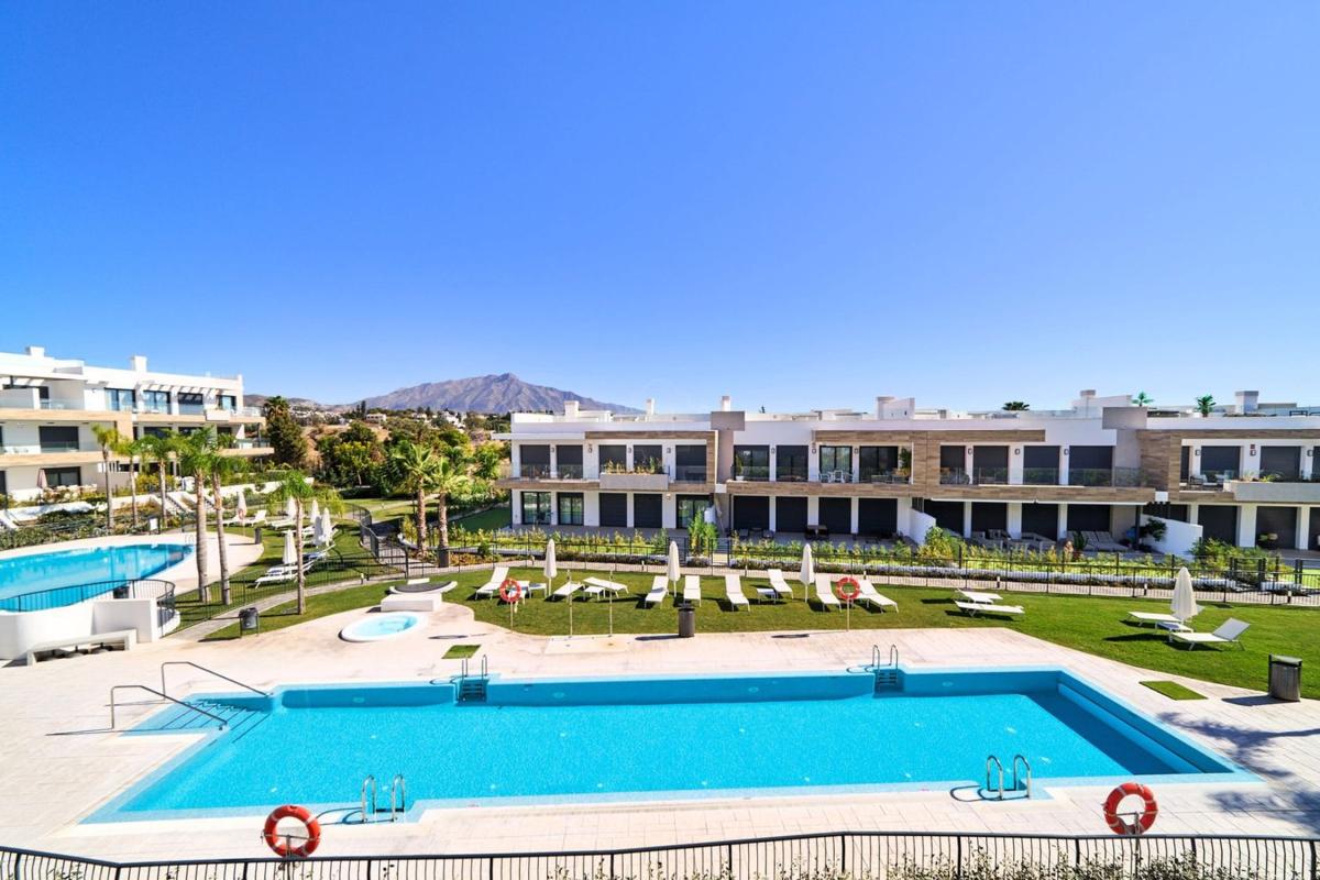 Venta de piso en Piso en Nueva Atalaya, Estepona, Estepona
photo 4