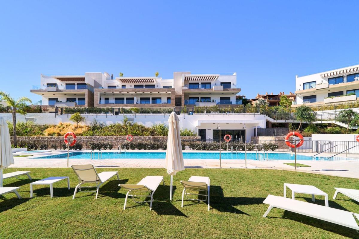 Venta de piso en Piso en Nueva Atalaya, Estepona, Estepona
photo 5