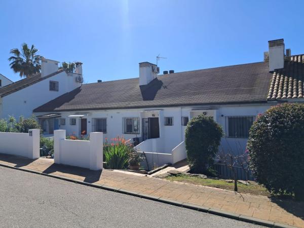 Chalet adosado en Seghers, Estepona photo 1