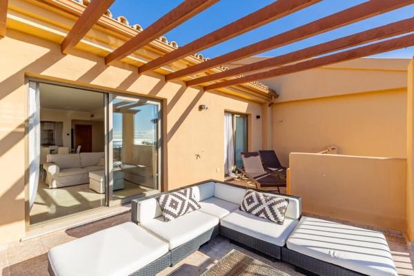 Penthouse for sale at  Ático en El Paraíso, Benahavís, Benahavís photo 4