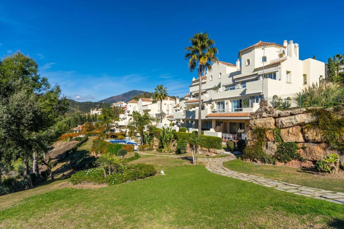 Продажа квартиры на Piso en Calle Benahavis, Los Arqueros-Puerto del Almendro, Benahavís, Бенахавис
photo 1