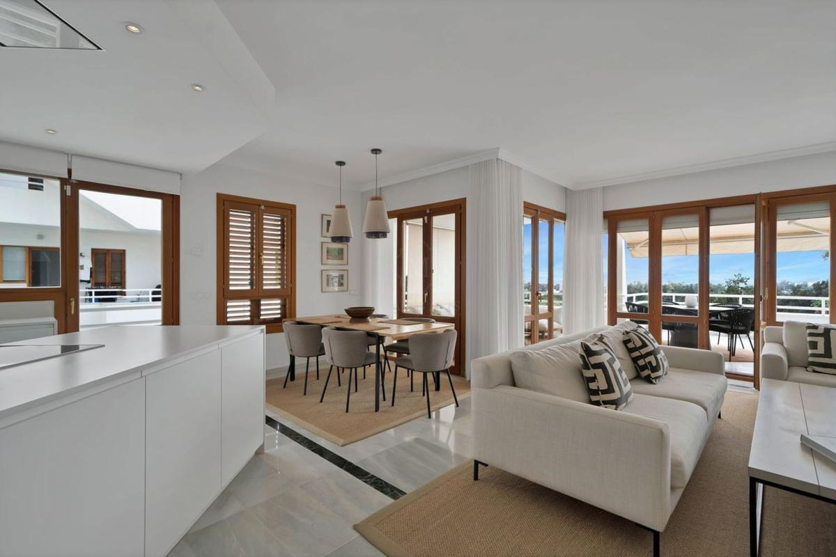 Venta de piso en Piso en Nueva Andalucía, Marbella, Marbella
 photo 2