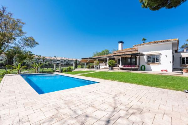 Casa o chalet independiente en San Pedro Pueblo, Marbella photo 1