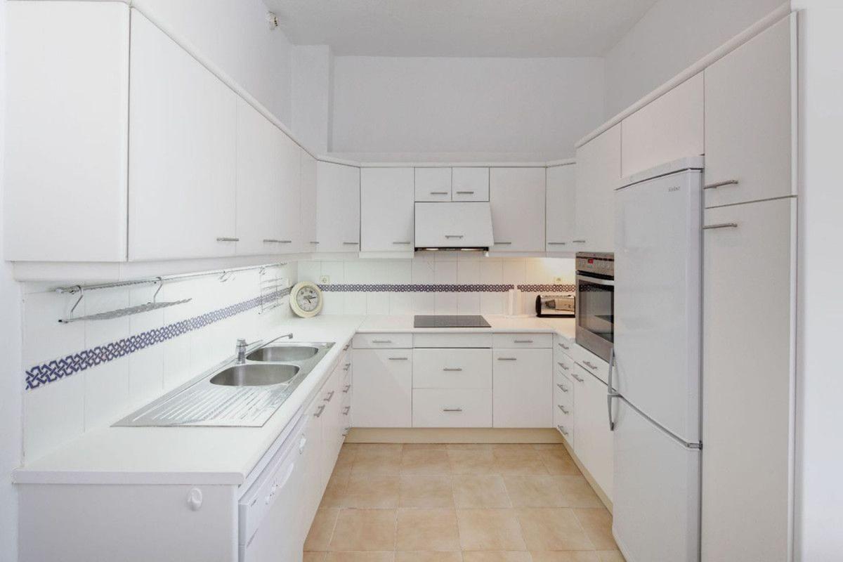 Продажа квартиры на Piso en Calle Nueva Atalaya, Nueva Atalaya, Estepona, Эстепона
photo 5