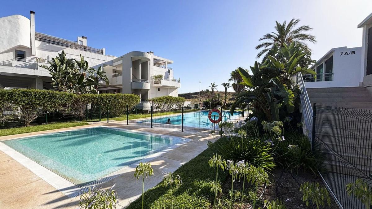 Продажа дуплекса на Dúplex en Calle Valle De Somiedo, La Cala Golf - Lagar Martell, Mijas, Михас photo 1