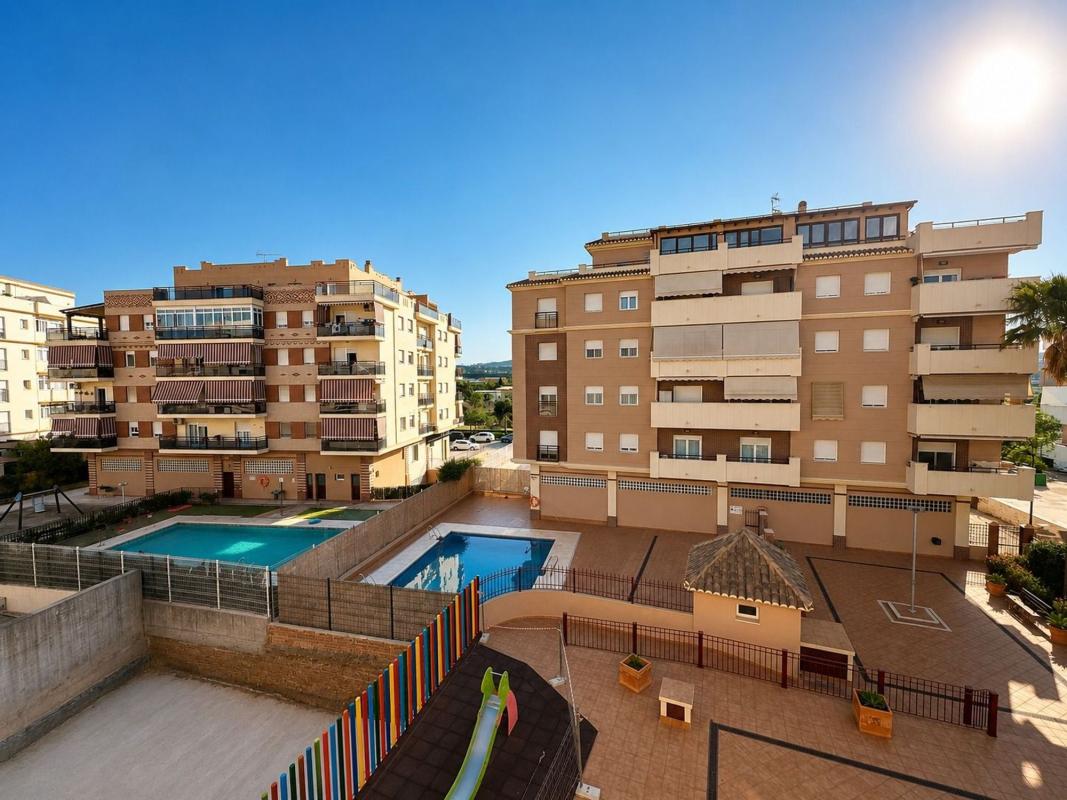 Venta de piso en Piso en Pasaje Marineros, Camino Viejo de Málaga, Vélez-Malaga, Vélez-Malaga
photo 3