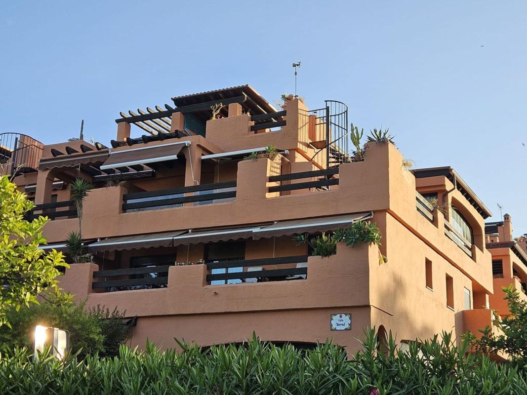 Duplex sale in Dúplex en Urbanizacion Uen. R31 el Angel, 1 p, Punta Plata, Estepona, Estepona photo 5